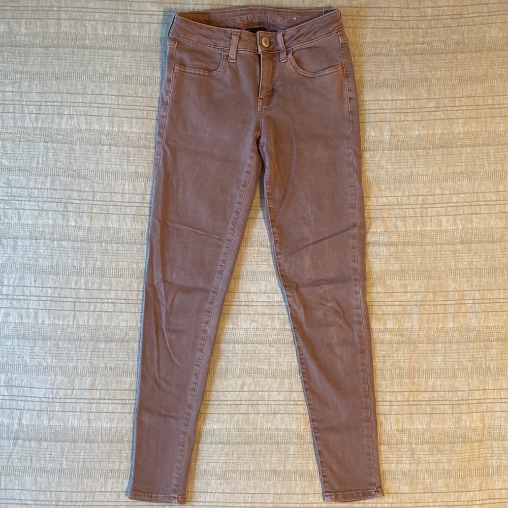 AE mauve colored jeggings